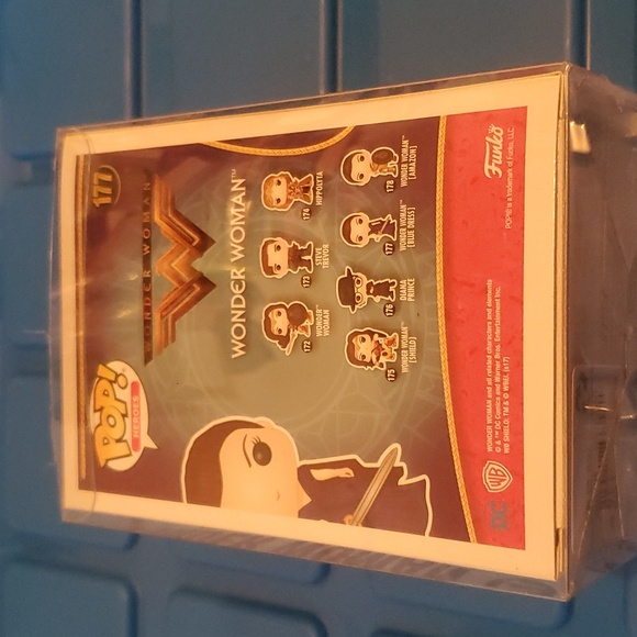 Wonder Women #177 Funko Pop Gamestop Exclusive - Picture 2 of 3